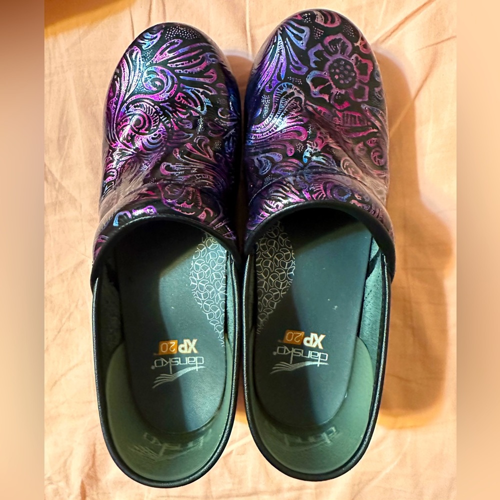 Dansko XP 2.0 clogs